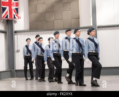 Brentwood, Essex, England. 6. März 2016. 17. Tonbridge Scout und Guide Band drill Team beim Brentwood Borough Bohren Wettbewerb Credit: Ian Davidson/Alamy Live News Stockfoto