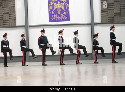 Brentwood, Essex, England. 6. März 2016. Redhill Korps der Trommeln und Band drill Team bei Brentwood Borough Bohren Wettbewerb Credit: Ian Davidson/Alamy Live News Stockfoto