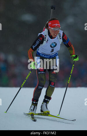 Oslo Holmenkollen, Oslo, Norwegen. 6. März 2016. IBU Biathlon Weltmeisterschaften. Laura Dahlmeier Deutschland konkurriert im Verfolgungswettkampf Damen 10km während der IBU Biathlon-Meisterschaften in Holmenkollen Oslo, Norwegen. © Aktion Plus Sport/Alamy Live-Nachrichten Stockfoto