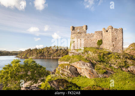 Castle Tioram auf Loch Moidart in Schottland. Stockfoto