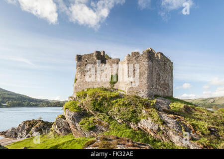 Castle Tioram auf Loch Moidart in Schottland. Stockfoto