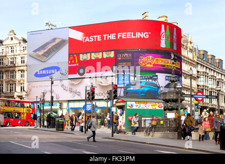 Piccadilly Circus - Gesamtansicht, Piccadilly Circus, London City Centre, Großbritannien Stockfoto