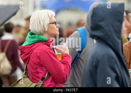 BARCELONA - 30 Mai: Publikum ein Konzert beim Festival Heineken Primavera Sound 2014 (PS14) Uhr. Stockfoto