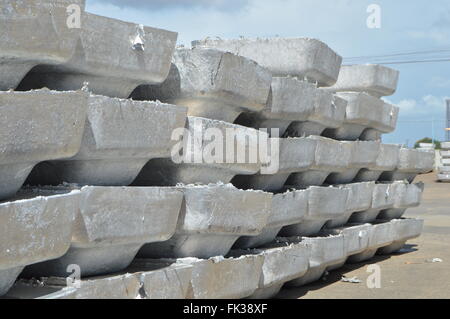 primäre Aluminium-Barren Stockfoto