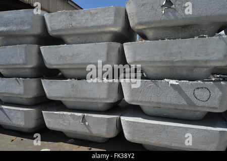 primäre Aluminium-Barren Stockfoto