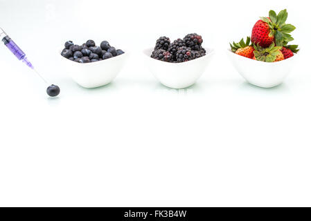 Gentechnik, Heidelbeere, Brombeere, Erdbeere, Frucht, Modifikation, gen, Nadel Stockfoto