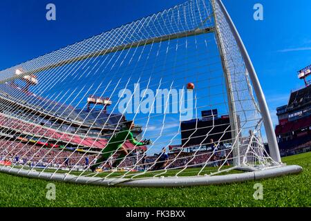 Nashville, Tennessee, USA. 6. März 2016. Vereinigten Staaten GK Hope Solo (1) während der sie glaubt Cup Frauen International Soccer Match zwischen Frankreich und den Vereinigten Staaten am Nissan-Stadion am 6. März 2016 in Nashville, TN. Jacob Kupferman/CSM Credit: Cal Sport Media/Alamy Live News Stockfoto