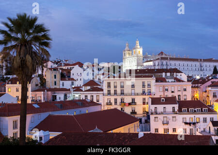 Blick auf Kloster São Vicente de Fora in Alfama, Lissabon, Portugal Stockfoto