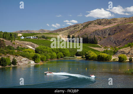 Boot schleppen Keks, Bannockburn Inlet, Kawarau Arm des Lake Dunstan, Bannockburn, Central Otago, Südinsel, Neuseeland Stockfoto