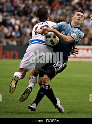 Vancouver, Kanada. 6. März 2016. Montreal Impact Spieler Ignacio Piatti (R) wetteifert mit Whitecap Spieler Fraser Aird bei einem MLS-Spiel in Vancouver, Kanada, 6. März 2016. Montreal Impact gewann 3-2. © Andrew Soong/Xinhua/Alamy Live-Nachrichten Stockfoto