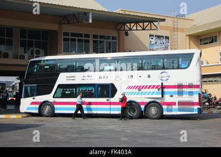 Chiang Mai, THAILAND-13. Februar 2016: Bus Sombattour Bus-Unternehmen. Strecke Bangkok und Chiang Mai. Foto in Chiangmai Bus stati Stockfoto