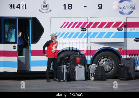 Chiang Mai, THAILAND-13. Februar 2016: Bus Sombattour Bus-Unternehmen. Strecke Bangkok und Chiang Mai. Stockfoto