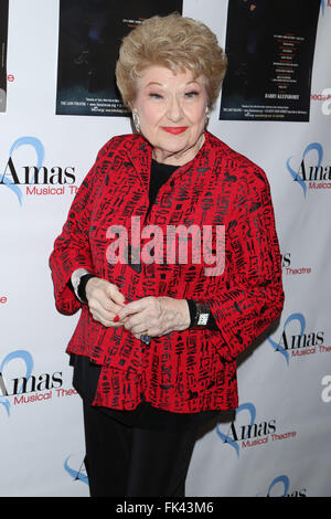 Premierenfeier für AMAS Musiktheater der Broadway und der Barde bei den Löwen Theater - Ankünften.  Mitwirkende: Marilyn Maye Where: New York, New York, Vereinigte Staaten von Amerika bei: 5. Februar 2016 Stockfoto