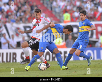 Autonome Stadt, Argentinien. 6. März 2016. Die argentinische super classic Fuß ball River Plate gegen Boca Juniors im Estadio Monumental Antonio Vespucio in Argentinien durch die Übergangs-Turnier 2016. © Javier Escobar/Pacific Press/Alamy Live-Nachrichten Stockfoto