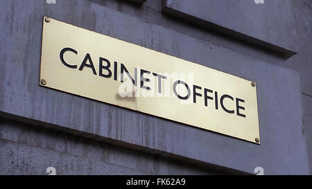 Cabinet Office Schild Cabinet Office in Whitehall, London, UK. Stockfoto