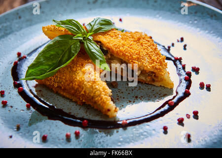 Krokiety - polnische Stil Kroketten gefüllt mit Rindfleisch Stockfoto