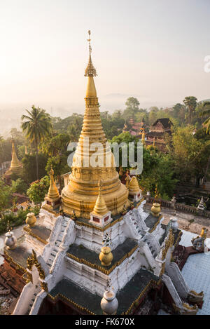 Kyaik Tan Lan Pagoda, die Hill Top Tempel in Mawlamyine, Mon State, Myanmar (Burma), Asien Stockfoto