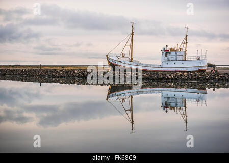 Fischerei-Hafen am Hofn, Fjorde Region Ost (Austurland), Island, Polarregionen Stockfoto