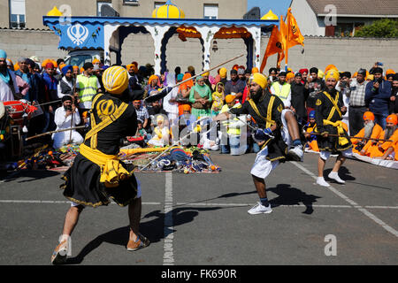 Hola Mohalla, Martial Arts während des Sikh Neujahrs in Bobigny, Frankreich, Europa Stockfoto