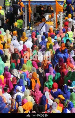 Hola Mohalla, Prozession während des Sikh Neujahrs in Bobigny, Frankreich, Europa Stockfoto