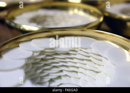 Römisch-katholisch ungesäuerten Wafer für die Heilige Kommunion, Sanctuary-Schrein von Jean-Marie Vianney, Ars-Sur-Fromans, Ain, Frankreich Stockfoto