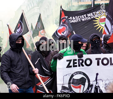 Antifaschistische nehmen Unterstützung, die Kurden protestieren Fragen UK ihre Stille & Stop unterstützen türkische Staat War auf Kurden & Ende Mas zu brechen Stockfoto