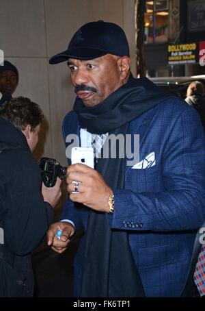 New York, USA. 7. März 2016. Steve Harvey unterwegs für Promi-Schnappschüsse - Mo, New York, New York 7. März 2016. Bildnachweis: Everett Collection Inc/Alamy Live-Nachrichten Stockfoto