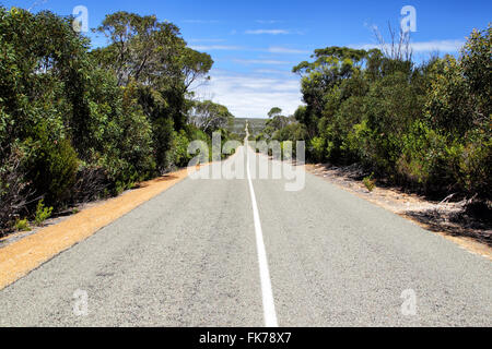 Landstraße in Flinders Chase Nationalpark auf Kangaroo Island, South Australia, Australien. Stockfoto