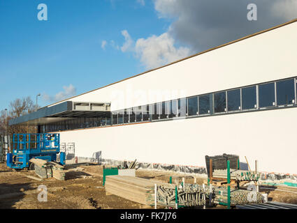 Neuer Aldi Supermarkt unter Bau weniger als 100 Meter von Asda Stores in Billingham, North East England. UK Stockfoto