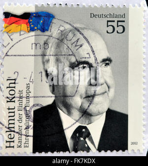 Deutschland - ca. 2012: Eine Briefmarke gedruckt in Deutschland zeigt Helmut Kohl - Kanzler der Einheit, ca. 2012 Stockfoto