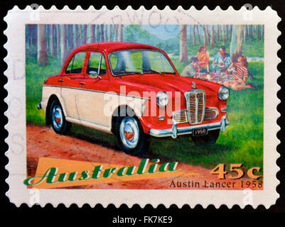 Australien - CIRCA 1997: eine Briefmarke gedruckt in Australien zeigt Austin Lancer, Oldtimer von 1958, ca. 1997 Stockfoto