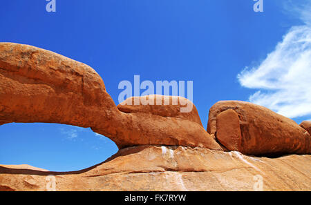 Felsbogen an der Spitzkoppe, Namibia Stockfoto