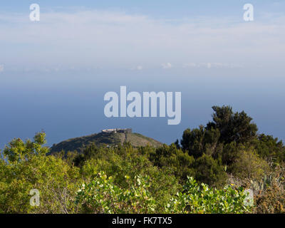 Panoramablick über Lomo Molino in El Tanque an der Nordküste von Teneriffa-Kanarische Inseln-Spanien, vom Hügel Segment ein Fußweg Stockfoto