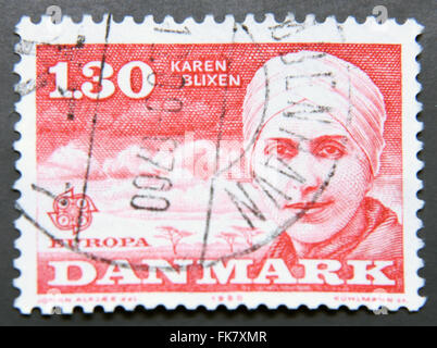 Dänemark - CIRCA 1980: Briefmarke gedruckt in Dänemark zeigt Karen Blixen, ca. 1980 Stockfoto