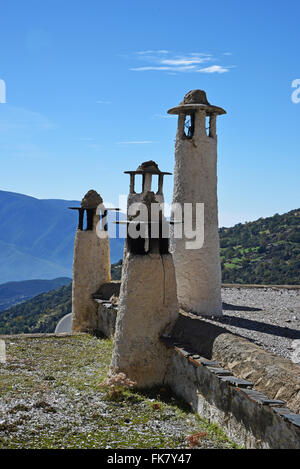 Schornsteine in Capileira, Las Alpujarras, Granada Provinz, Andalusien, Spanien Stockfoto