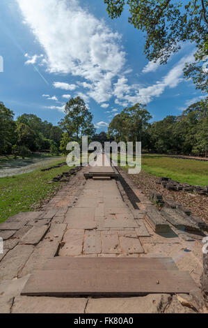 Eintrag von Angkor Baphuon, ein langer Weg Stockfoto