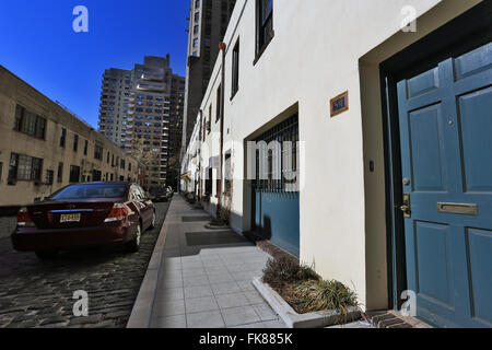 Washington Mews eine historische private Straße in der Innenstadt von Manhattan New York City Stockfoto