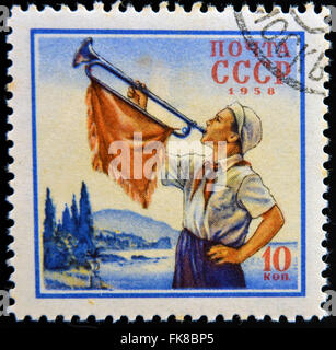 UdSSR - ca. 1958: Eine Briefmarke gedruckt in USSR zeigt Bild von Pionier mit Trompete, ca. 1958. Stockfoto