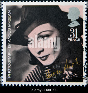 Vereinigtes Königreich - ca. 1985: Briefmarke gedruckt in UK zeigt Vivien Leigh vom Fotografen Angus McBean, ca. 1985 Stockfoto