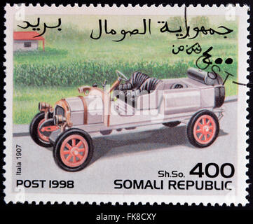 SOMALIA - ca. 1998: Briefmarke gedruckt in somalischen Republik zeigt Retro-Auto, Itala, 1907, ca. 1998. Stockfoto