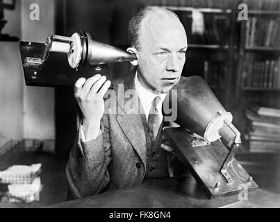 Alexander Graham Bell Das Erste Telefon (1875), Ausgestellt Auf Die  Philadelphia Centennial Exhibition 1876 Stockfotografie - Alamy