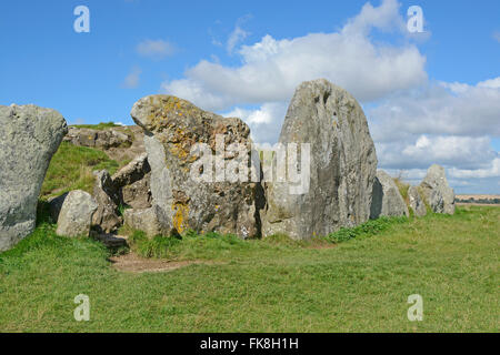 Eingang in die Grabkammer von West Kennet Long Barrow antike Monument in der Nähe von Avebury in Wiltshire, england Stockfoto