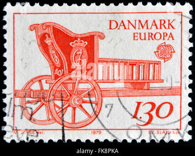 Dänemark - ca. 1979: Eine Briefmarke gedruckt in Dänemark zeigt königliche Kutsche, ca. 1979 Stockfoto