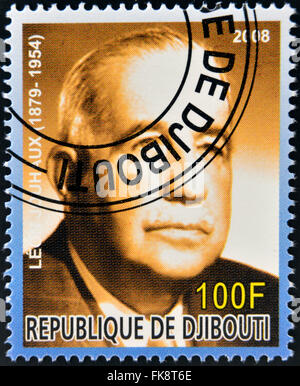 Dschibuti - CIRCA 2008: Briefmarke gedruckt in Dschibuti Friedensnobelpreisträger Preise, die Franzosen Leon Jouhaux, circa 2008 zeigt gewidmet Stockfoto
