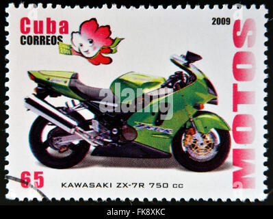 Kuba - CIRCA 2009: Eine Briefmarke gedruckt in Kuba zu den Motorrädern gewidmet zeigt Kawasaki ZX - 7R 750 ccm, ca. 2009 Stockfoto