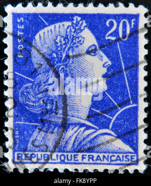 Frankreich - ca. 1955: Briefmarke gedruckt in Frankreich zeigt Marianne - nationales Emblem von Frankreich und eine Allegorie der Freiheit und Vernunft Stockfoto