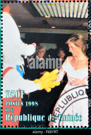 Republik GUINEA - ca. 1998: Eine Briefmarke gedruckt in Republik Guinea zeigt Prinzessin Diana von Wales, ca. 1998 Stockfoto