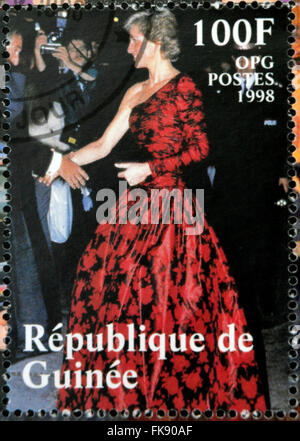 Republik GUINEA - ca. 1998: Eine Briefmarke gedruckt in Republik Guinea zeigt Prinzessin Diana von Wales, ca. 1998 Stockfoto