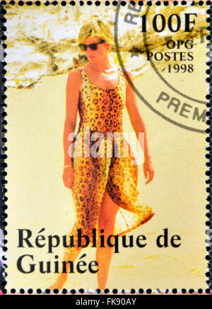 Republik GUINEA - ca. 1998: Eine Briefmarke gedruckt in Republik Guinea zeigt Prinzessin Diana von Wales, ca. 1998 Stockfoto