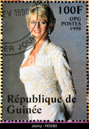 Republik GUINEA - ca. 1998: Eine Briefmarke gedruckt in Republik Guinea zeigt Prinzessin Diana von Wales, ca. 1998 Stockfoto